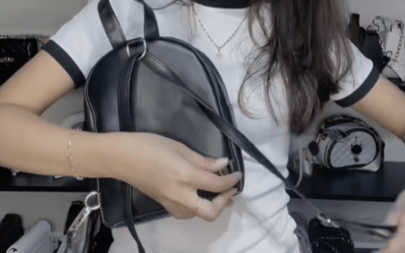 cách xỏ dây đeo balo mini 1 dây