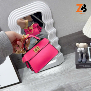 - Chất liệu: Da PU - Màu sắc: Đen, Hồng, Hồng Bóng, Bạc, Trắng - Kích thước: Size 14 - Phong cách Hàn Quốc - Kiểu dáng: cầm tay mini, đeo chéo