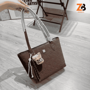 tui-tote-deo-vai-zerbag-da-pu-hoa-tiet-hello-kitty-in-dap-noi-2